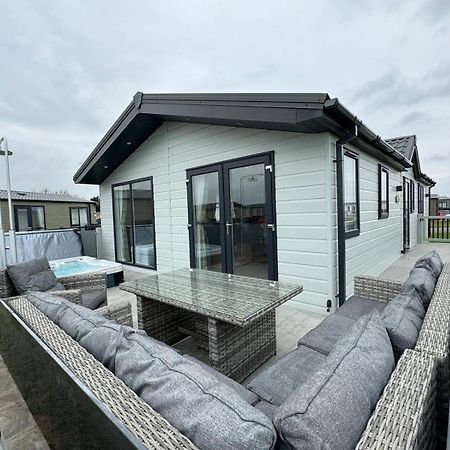 Golden Anchor - The Oakland Lodge - Coastal Caravan Breaks Chapel Saint Leonards Exterior foto