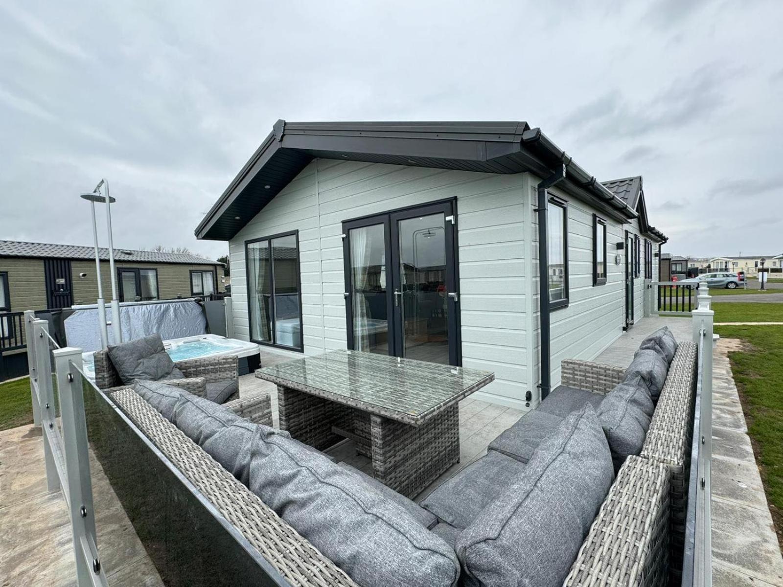 Golden Anchor - The Oakland Lodge - Coastal Caravan Breaks Chapel Saint Leonards Exterior foto