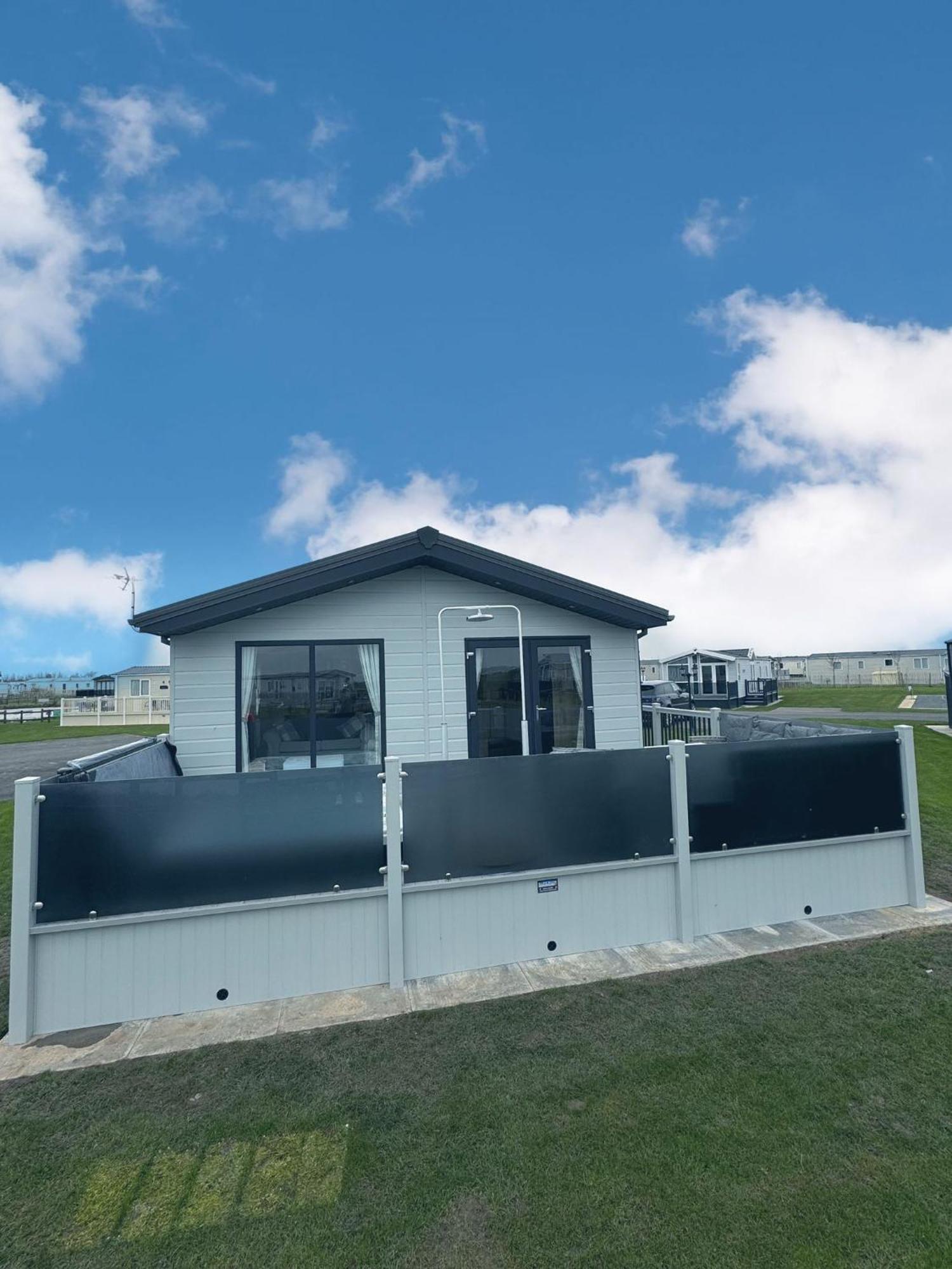Golden Anchor - The Oakland Lodge - Coastal Caravan Breaks Chapel Saint Leonards Exterior foto