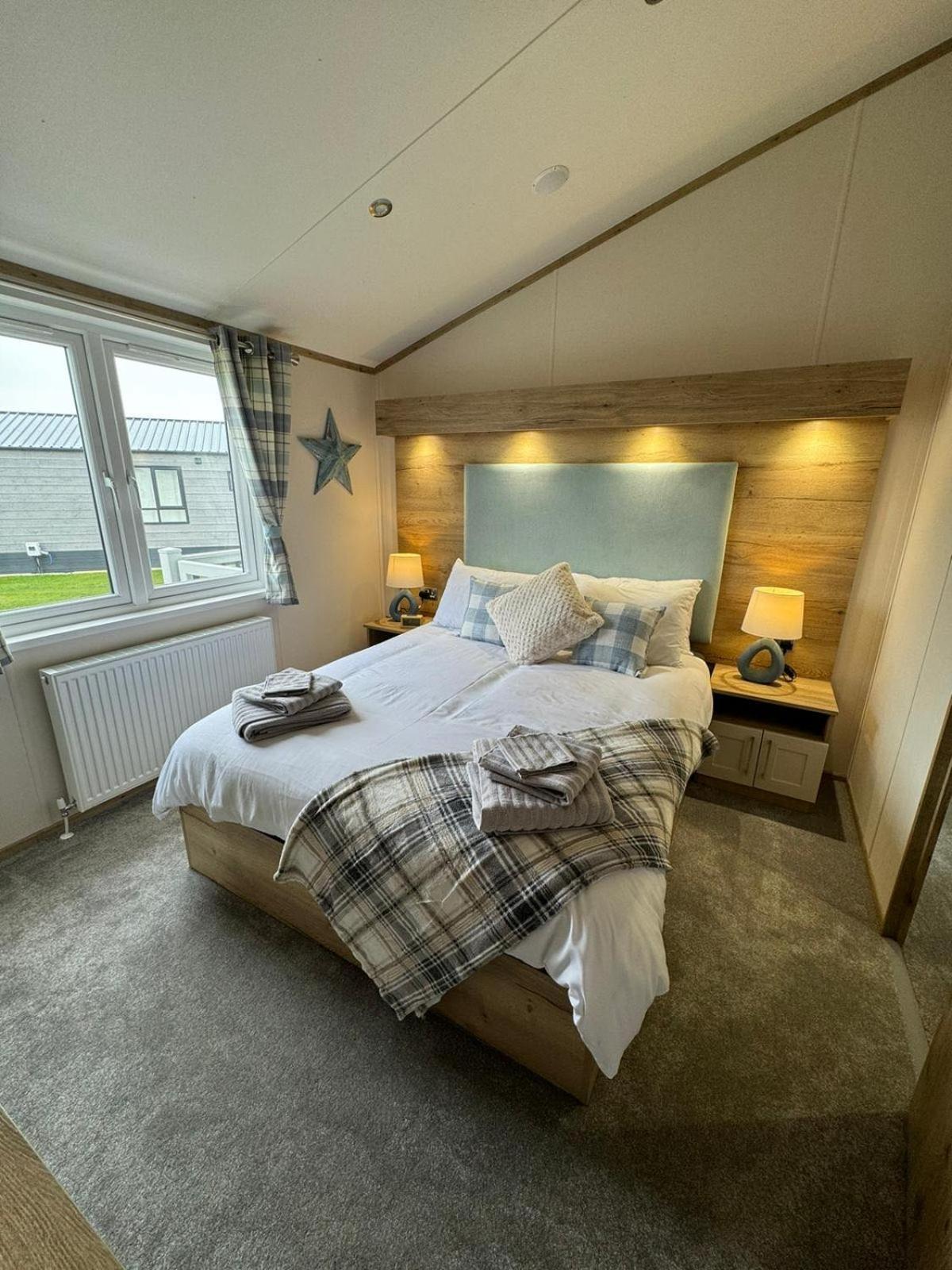 Golden Anchor - The Oakland Lodge - Coastal Caravan Breaks Chapel Saint Leonards Exterior foto