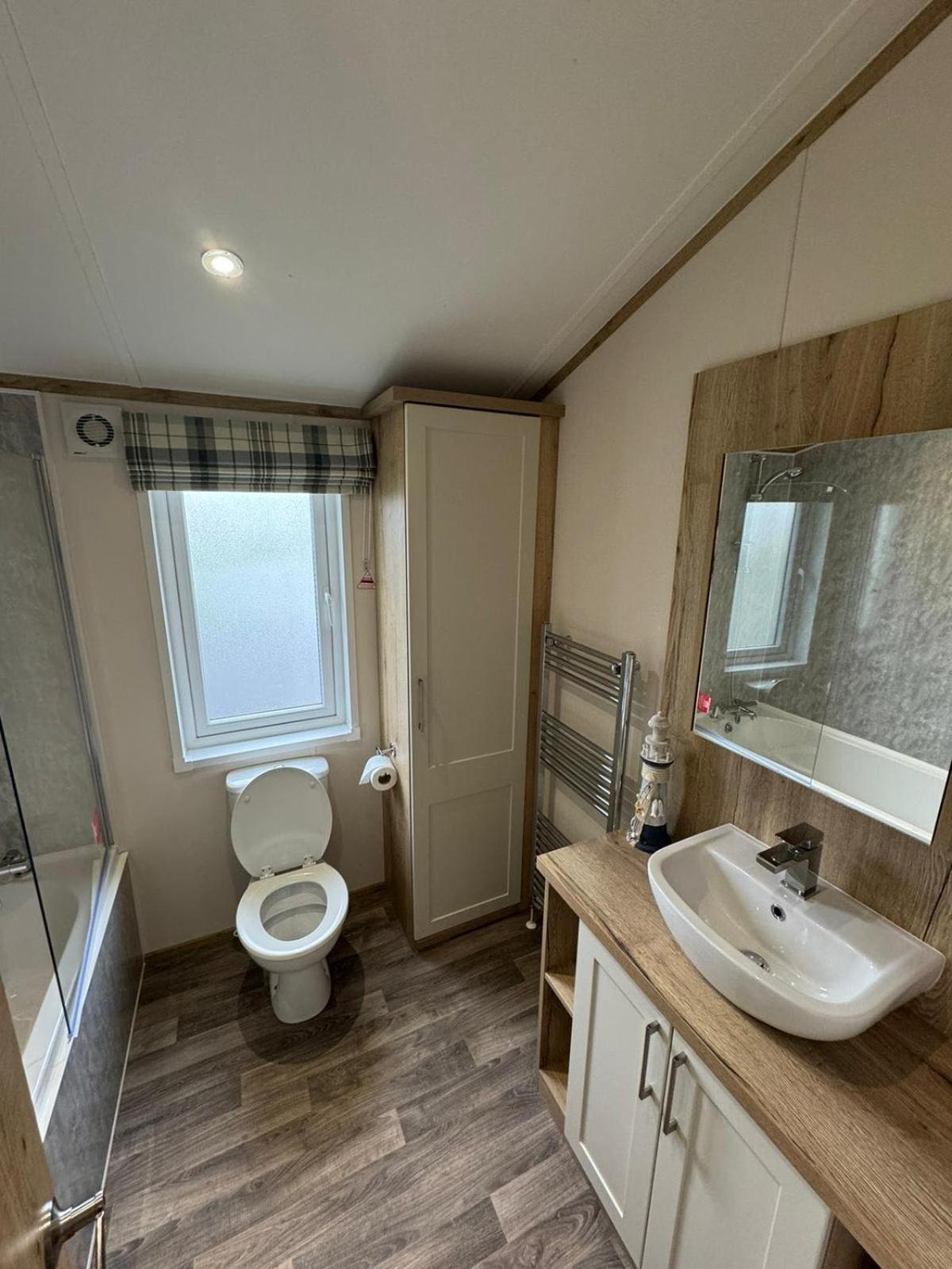 Golden Anchor - The Oakland Lodge - Coastal Caravan Breaks Chapel Saint Leonards Exterior foto