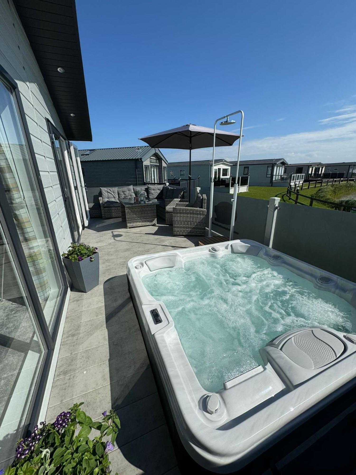 Golden Anchor - The Oakland Lodge - Coastal Caravan Breaks Chapel Saint Leonards Exterior foto